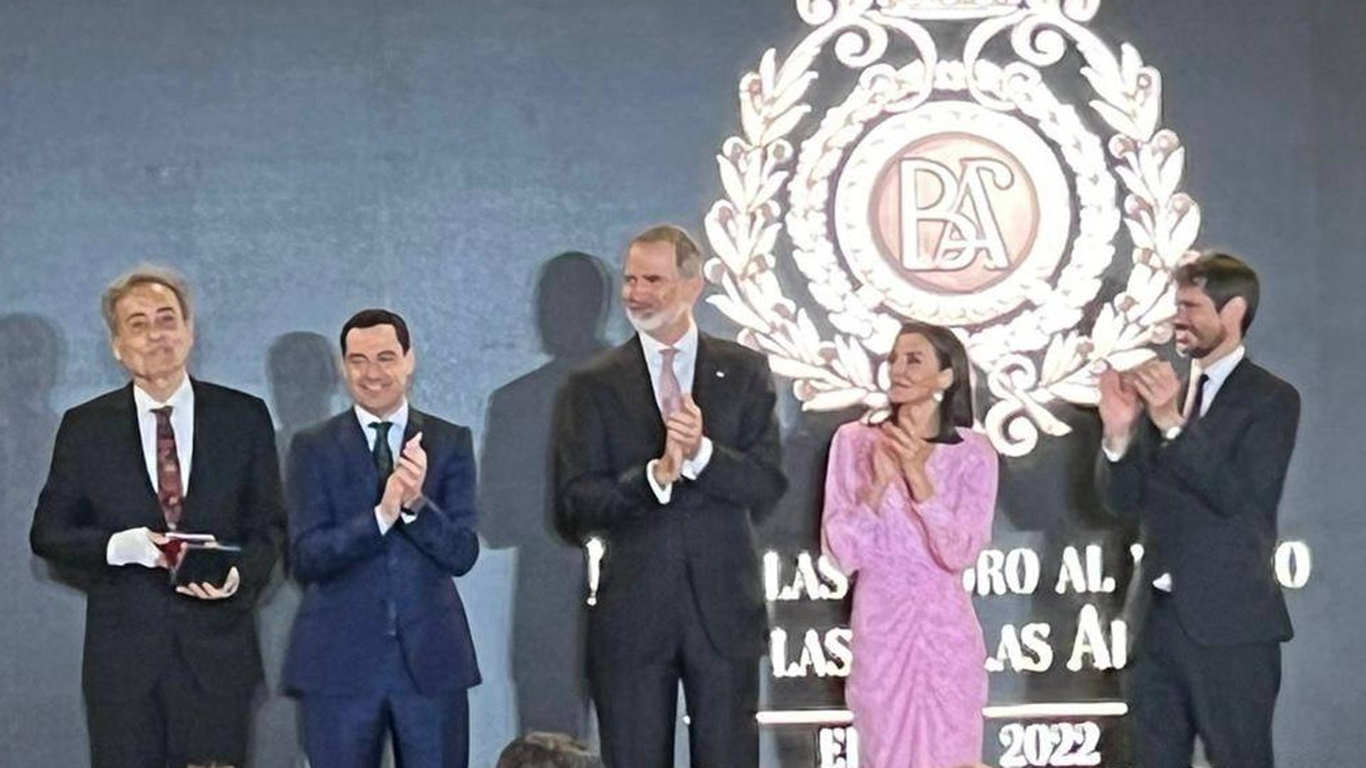 Los Reyes entregan a Pedro Cano la Medalla del Oro al Mérito en las